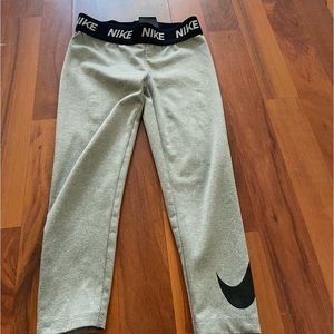 Little girls Nike leggings